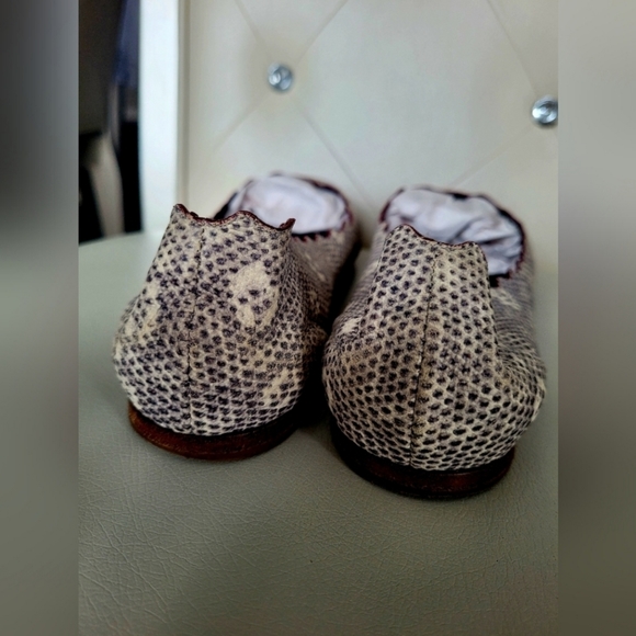 Chloe 100%Auth WomenScalloped Snakeskin Ballet Flats Genuine Leather Gray US 8.5 - Picture 13 of 16